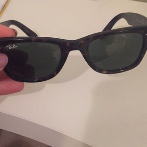 Rayban Tortoise Shell Wayfarer Sunglasses